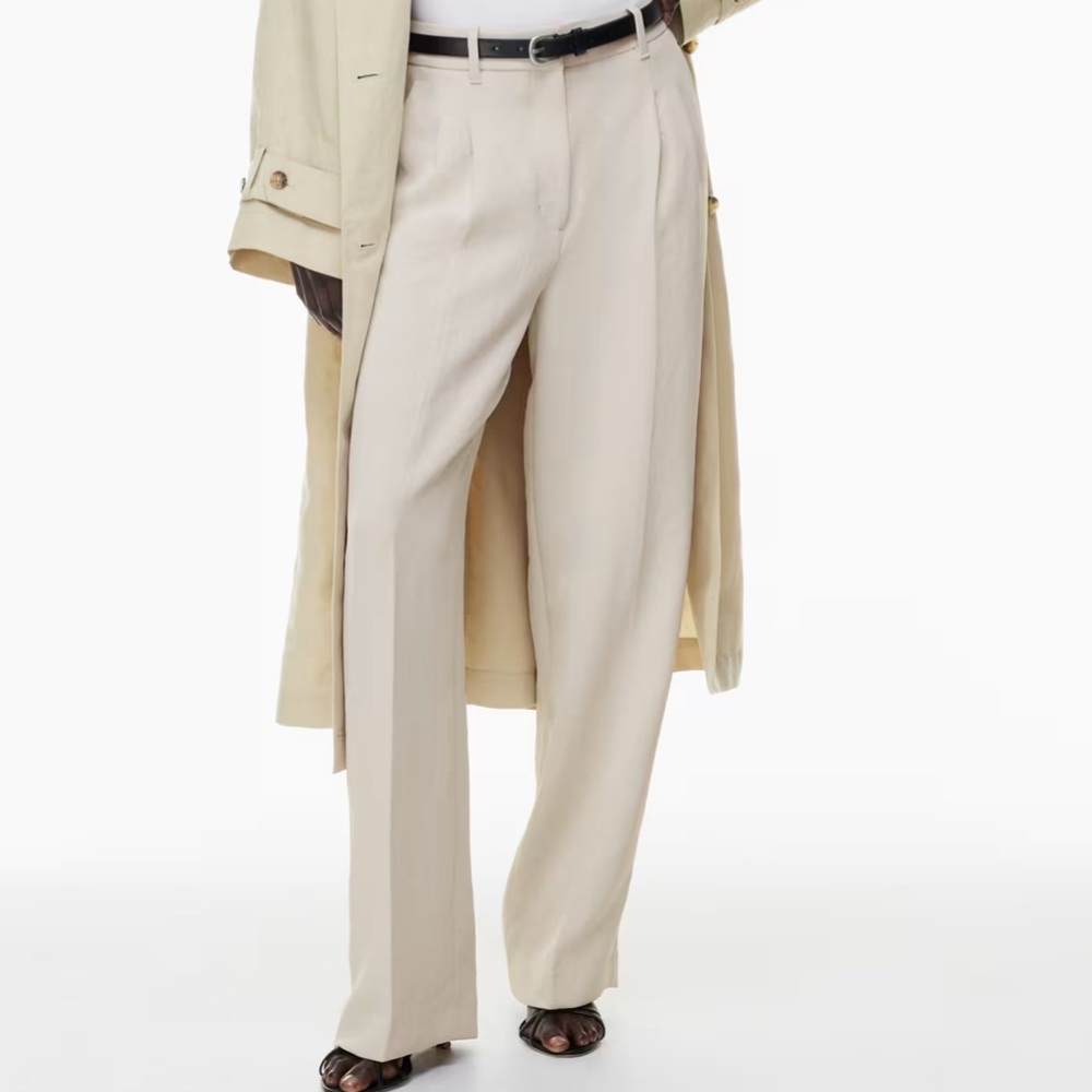 Aritzia The Effortless Pant Size 2 NWT